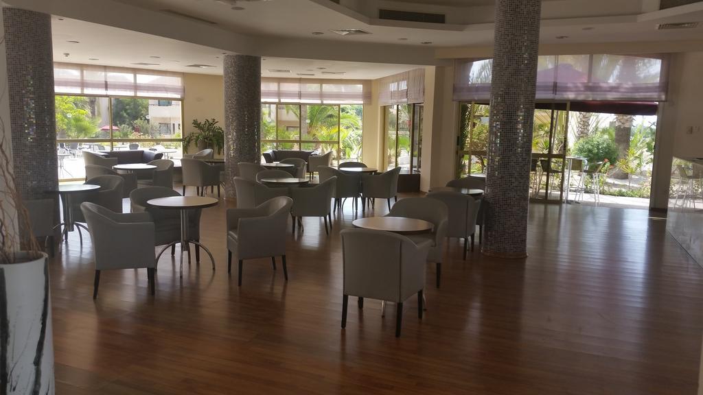 赫尼帕皇冠度假酒店 拉纳卡 外观 照片